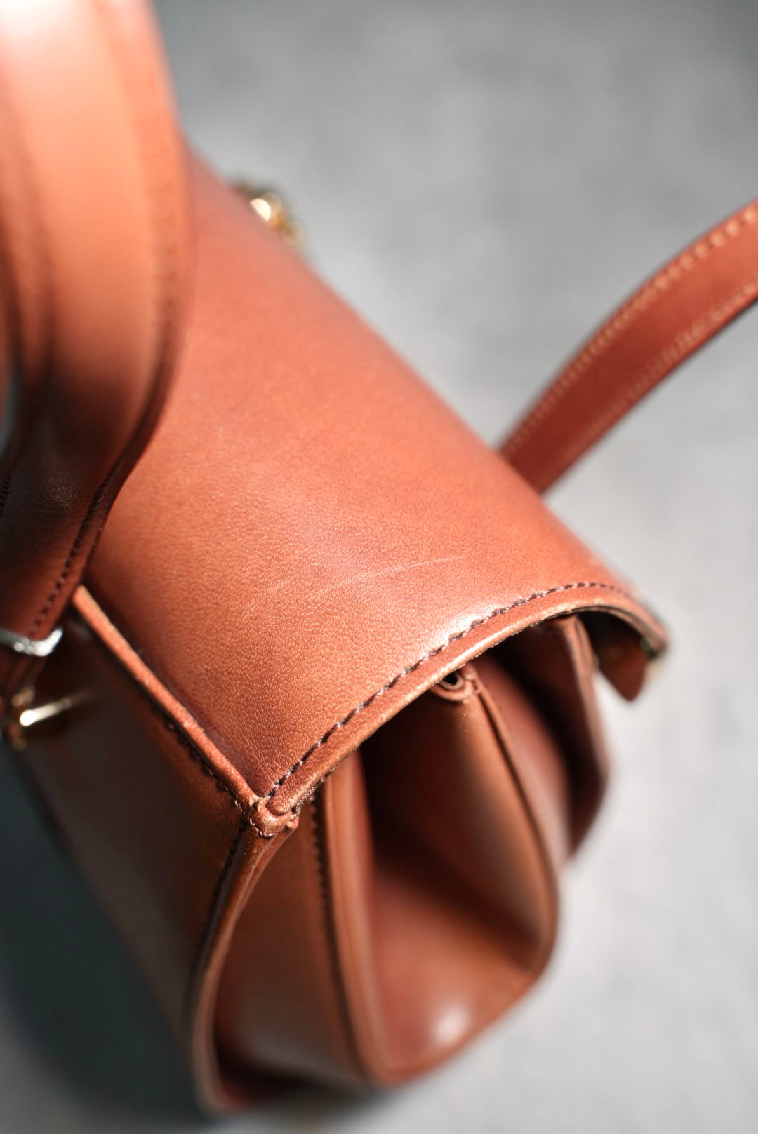 Italian Brand // Mila Schon (Reddish-Brown Handbag)