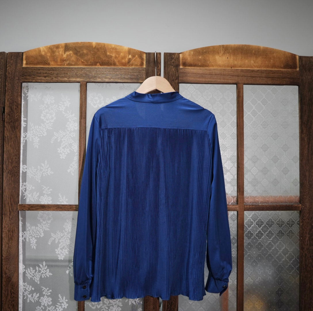 Dark blue bow pleated top